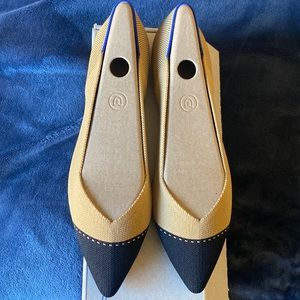 NEW Rothy’s Camel Captoe The Point Flat sz11